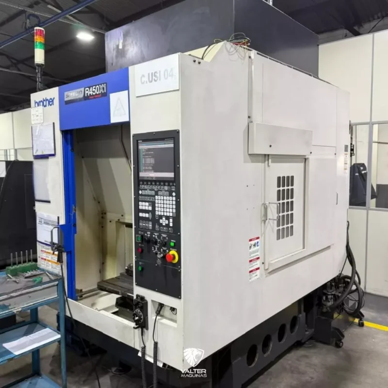 centro-de-usinagem-akira-seiki-rmv-700-apc-2011-01