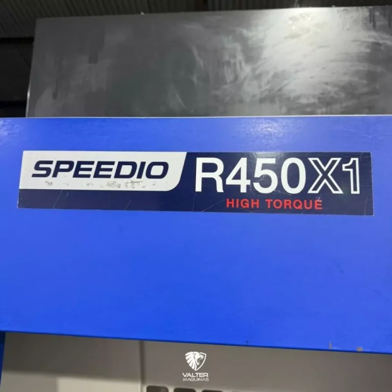 centro-de-usinagem-akira-seiki-rmv-700-apc-2011-05