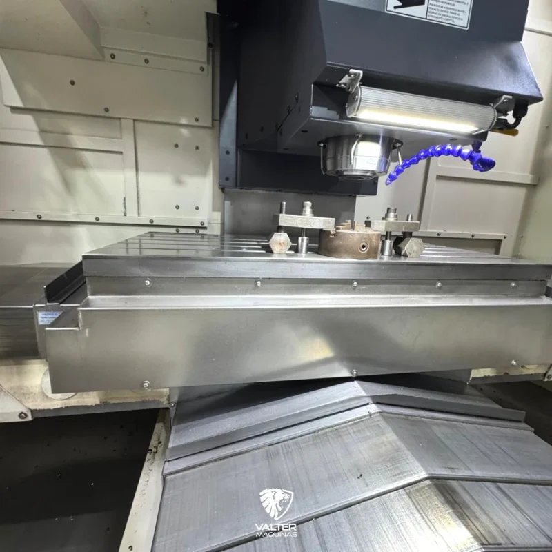 centro-de-usinagem-cnc-deed-12000-rpm-direct-drive-comando-fanuc-e-cursos-1100-x-610-x-610-mm-01