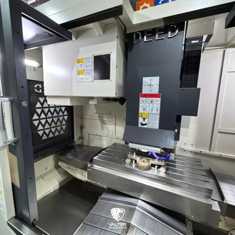 centro-de-usinagem-cnc-deed-12000-rpm-direct-drive-comando-fanuc-e-cursos-1100-x-610-x-610-mm-03