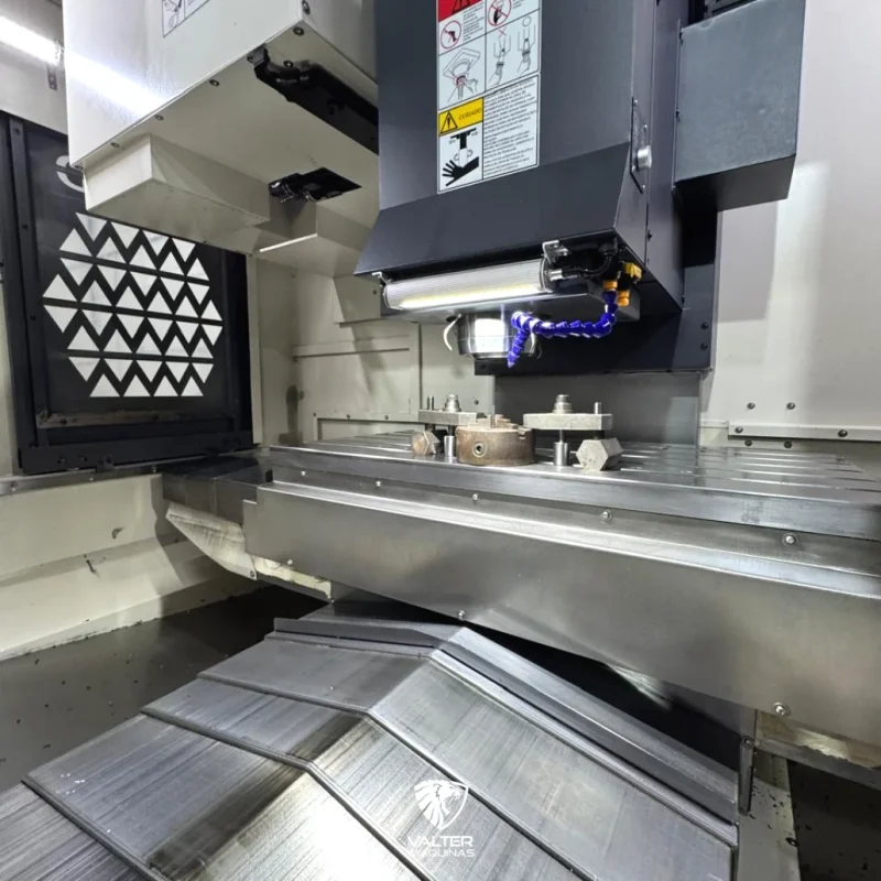 centro-de-usinagem-cnc-deed-12000-rpm-direct-drive-comando-fanuc-e-cursos-1100-x-610-x-610-mm-05