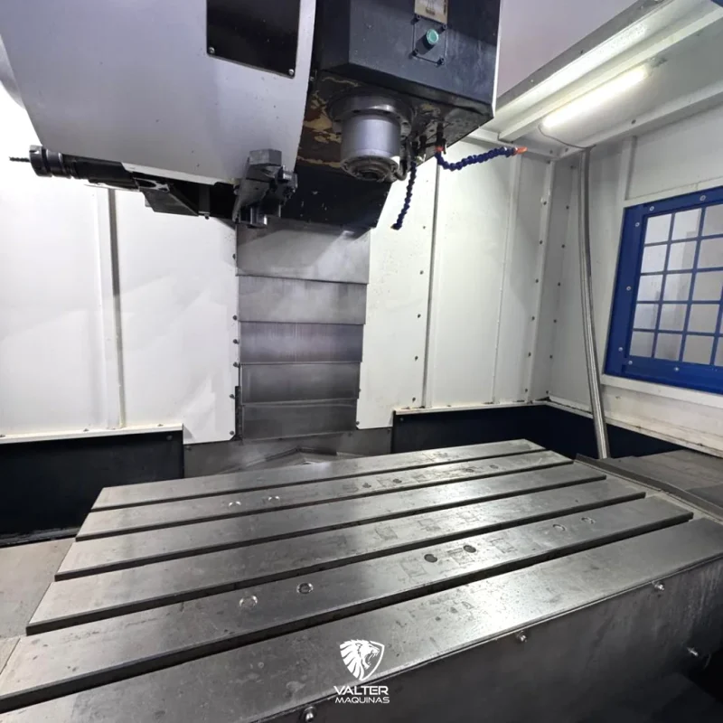 centro-de-usinagem-cnc-eurostec-km100l-1200-mm-siemens-ano-2022-03