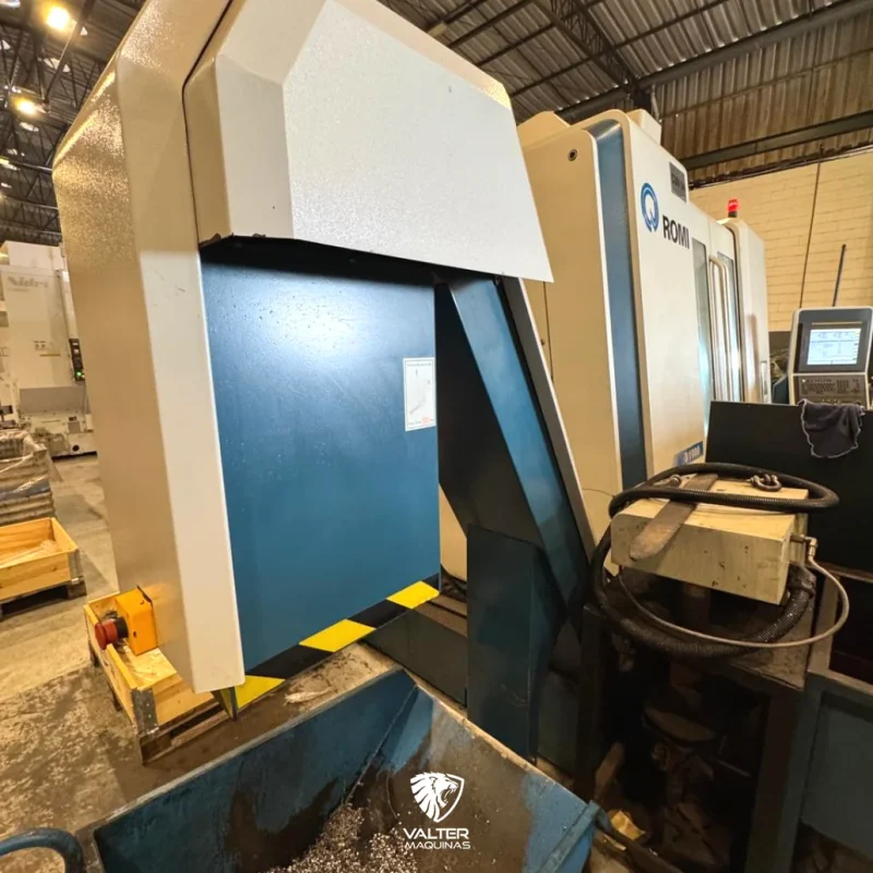 centro-de-usinagem-romi-d-1000-ano-2018-equipado-com-4-eixo-04