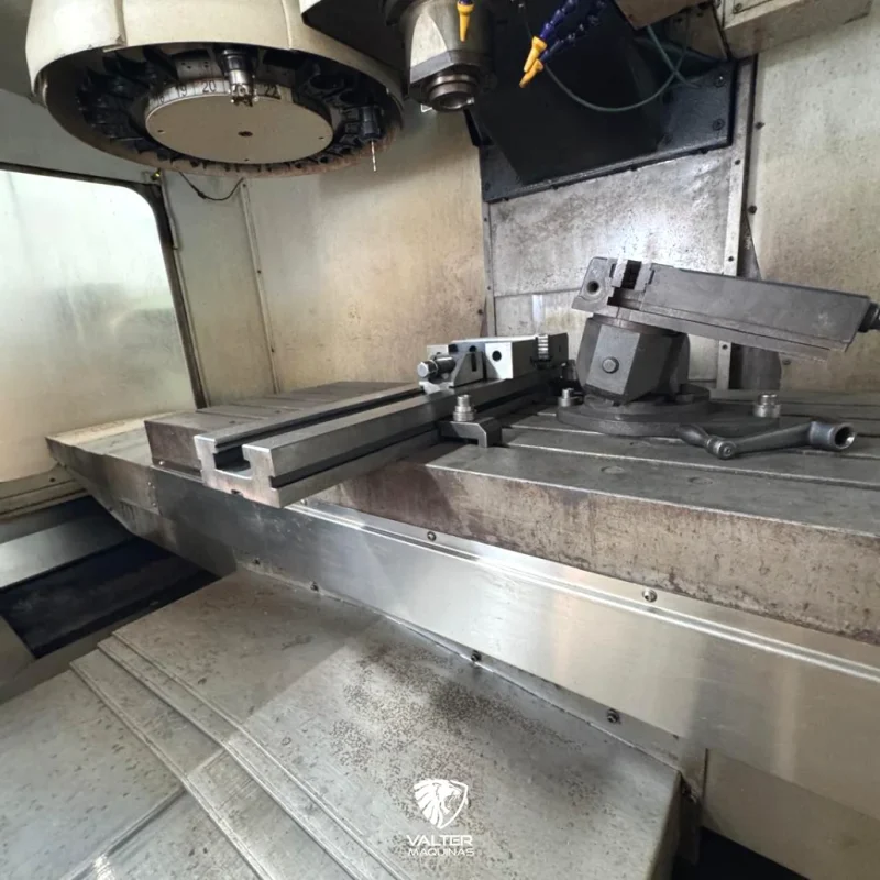 centro-de-usinagem-romi-discovery-1250-4-eixo-refrigerao-interna-02