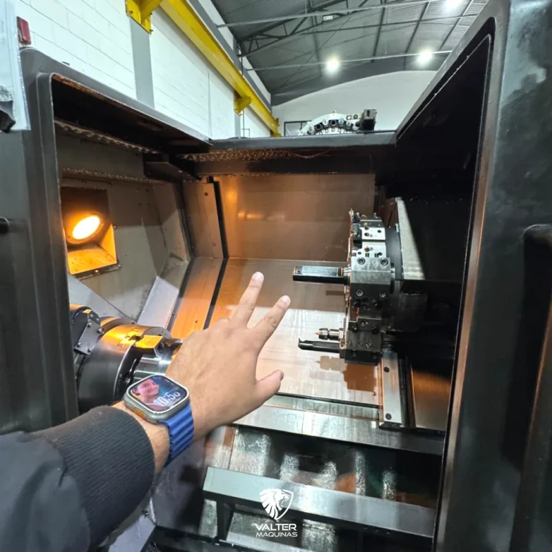 centro-de-usinagem-vertical-doosan-dnm-500-refrigerao-interna-20-bar-e-fanuc-i-series-07