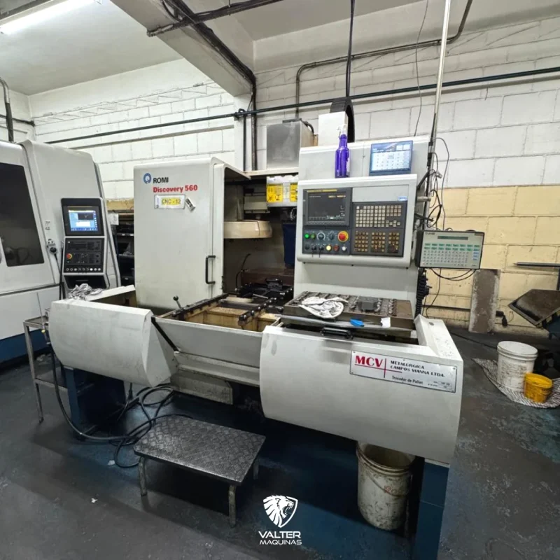 centro-de-usinagem-vertical-romi-discovery-560-com-troca-de-pallet-e-fanuc-21i-mb-01