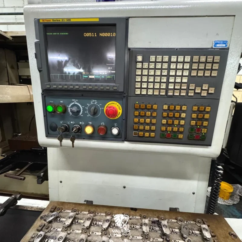 centro-de-usinagem-vertical-romi-discovery-560-com-troca-de-pallet-e-fanuc-21i-mb-02