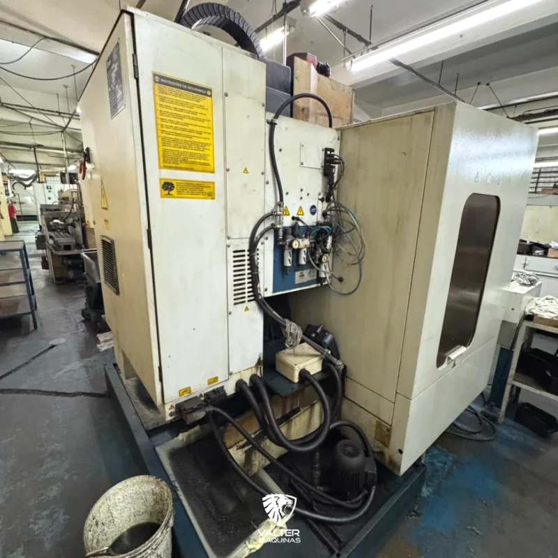 centro-de-usinagem-vertical-romi-discovery-560-com-troca-de-pallet-e-fanuc-21i-mb-04