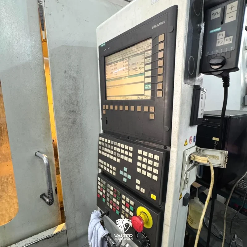 centro-de-usinagem-vertical-romi-discovery-760-com-4-eixo-mgr230-e-siemens-04