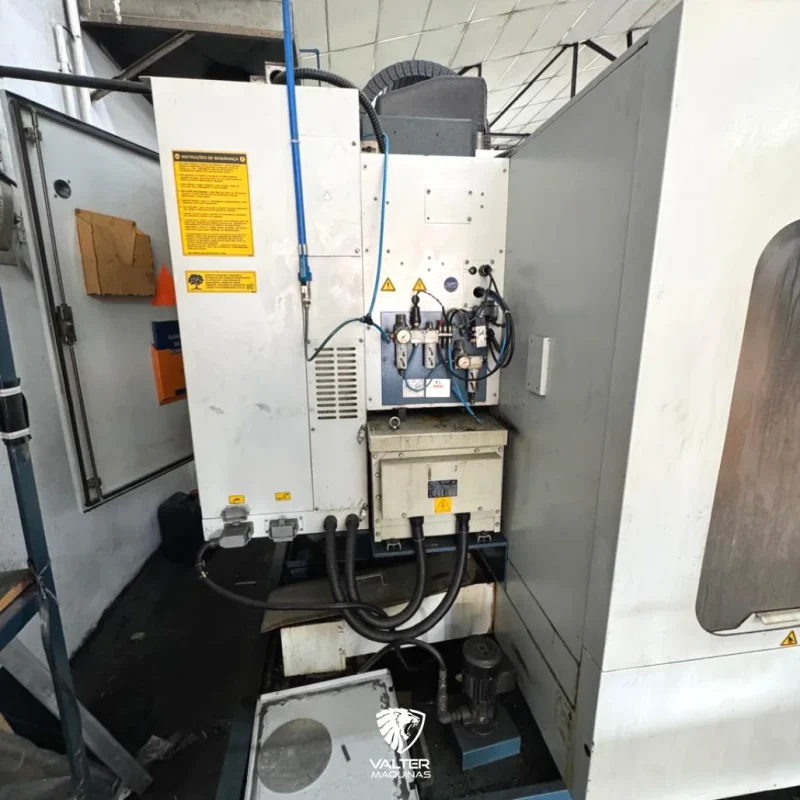 centro-de-usinagem-vertical-romi-discovery-760-com-4-eixo-mgr230-e-siemens-07