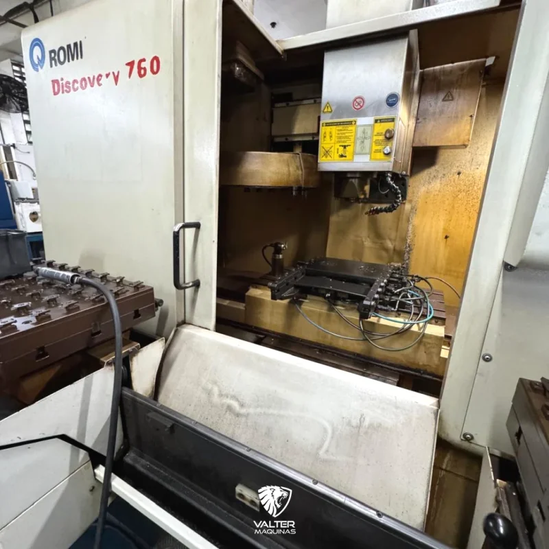 centro-de-usinagem-vertical-romi-discovery-760-com-troca-de-pallet-e-comando-fanuc-02