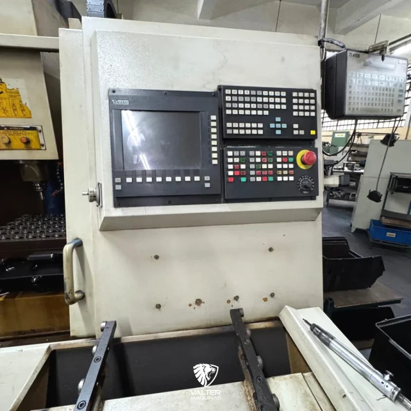 centro-de-usinagem-vertical-romi-discovery-760-comando-siemens-10000-rpm-05