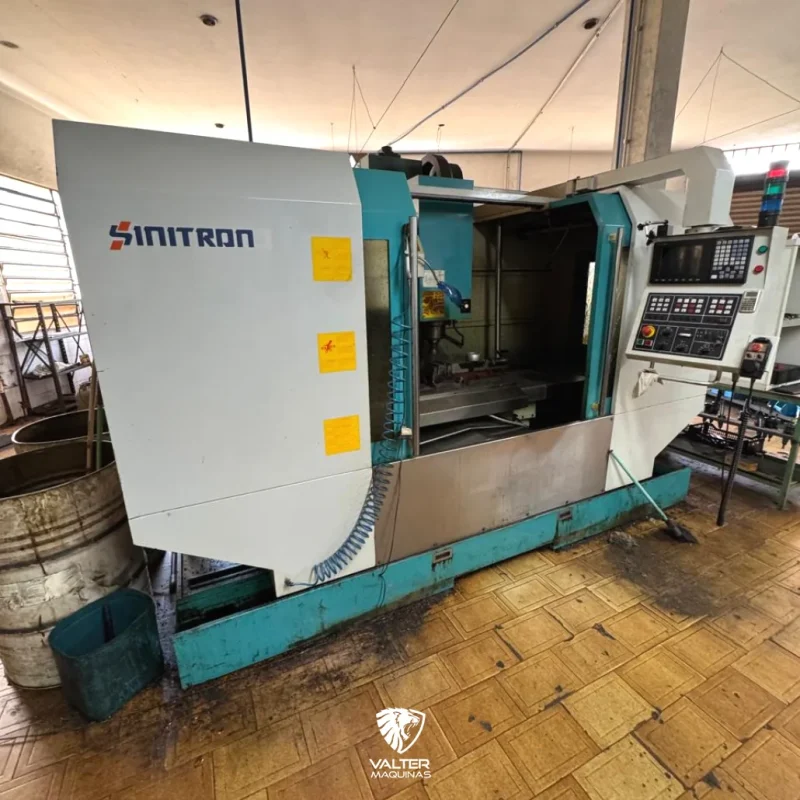 centro-de-usinagem-vertical-sinitron-vmc-1000-comando-mitsubishi-ano-2007-04