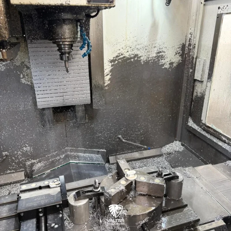centro-de-usinagem-vertical-sinitron-vmc610-fanuc-10000-rpm-03