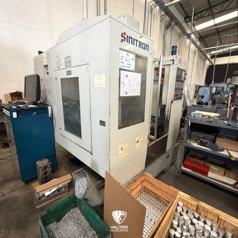 centro-de-usinagem-vertical-sinitron-vmc610-fanuc-10000-rpm-06