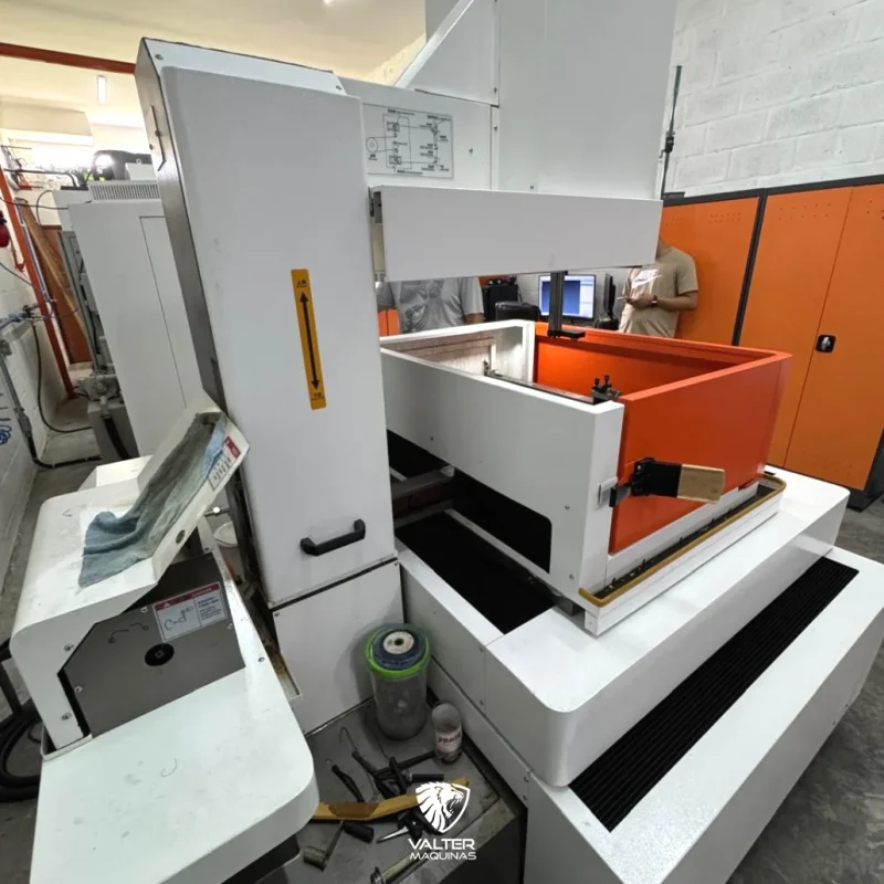 eletroeroso-a-fio-trs-50-ano-2024-guias-lineares-e-cam-integrado-04