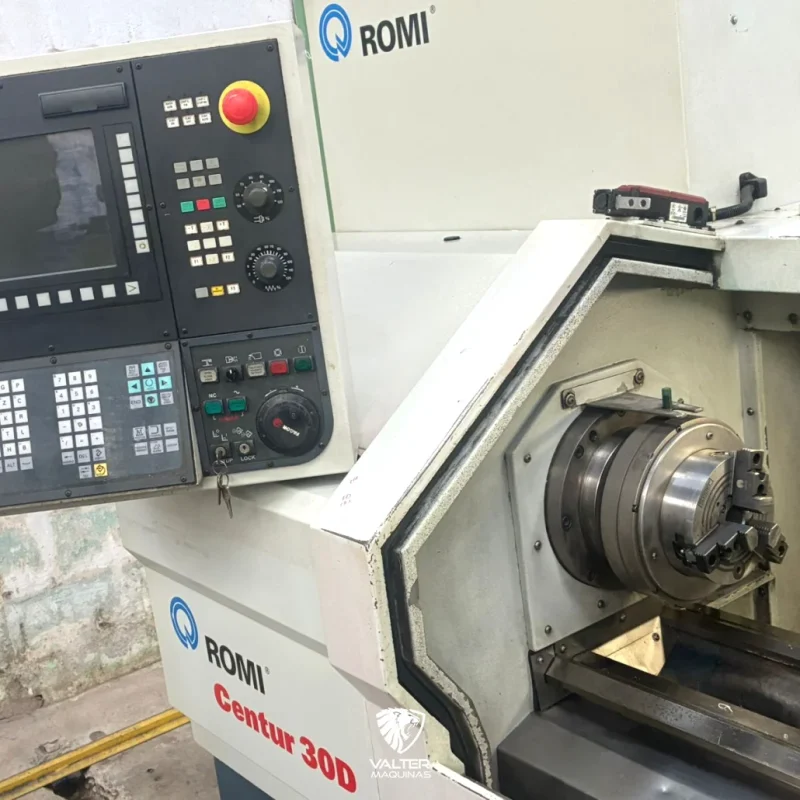 torno-cnc-romi-centur-30d-1000mm-entre-pontas-comando-siemens-01